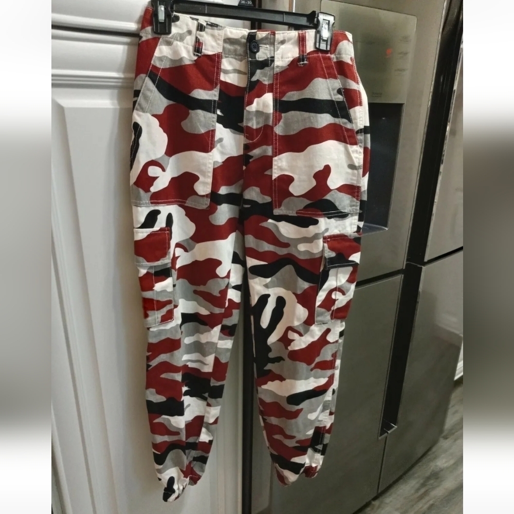 Forever 21 Camouflage High rise Denim Cargo Pants with Elastic Cuffs XS